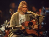 Кардиган Курта Кобейна с концерта MTV Unplugged продали на аукционе за 334 тыс. долларов