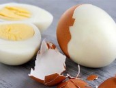 В Индии мужчина умер, когда пытался на спор съесть 50 яиц