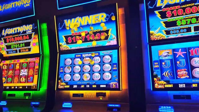 Вы можете играть в лучше игровые и азартные автоматы на сайте казино 3 топора