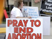 Минздав США лишил защиты женщин, которые намерены сделать аборт