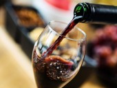 Красное вино помогает бороться с психическими расстройствами - исследование