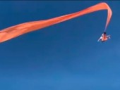 На Тайване девочку унесло в небо на воздушном змее