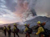 В Калифорнии во время масштабных лесных пожарах во время эвакуации пострадали люди