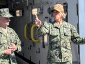В США впервые назначили женщину командующим ядерного авианосца