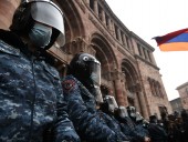 В Армении проходят акции протеста против Пашиняна, начались задержания граждан