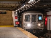 Убил двоих: в Нью-Йорке разыскивают серийного убийцу, нападавшего на людей в метро