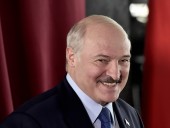 Лукашенко и его окружение зарабатывают на контрабанде сигарет в РФ и ЕС — расследование
