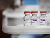 В Швеции назвали возможные побочные реакции на AstraZeneca, заставившие приостановить использование вакцины