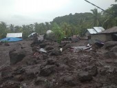 Оползни и наводнения в Индонезии забрали жизни 55 людей, более 40 пропали без вести