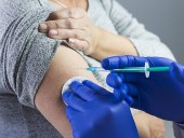 Во Франции 140 лицам вместо вакцины Pfizer вкололи физраствор