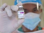 Британский регулятор не рекомендовал применять вакцину AstraZeneca среди людей до 30 лет
