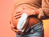 Исследование: вакцина против COVID-19 безопасна во время беременности и может защитить ребенка