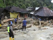 Наводнения и оползни в Индонезии: 20 человек погибли, 5 пропали без вести