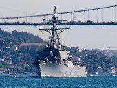 Ракетный эсминец ВМС США вошел в Черное море