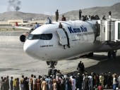 В аэропорту Кабула погибли 12 человек, талибы призвали толпу расходиться