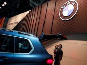 Mercedes и BMW ограничат предложение, чтобы сохранить высокие цены на свою продукцию