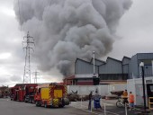 Во Франции загорелся металлургический завод: есть риск токсических выбросов