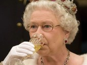 Королева Елизавета II отказалась от алкоголя по рекомендации врачей