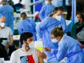 Более 50% немцев готовы поддержать обязательную вакцинацию от COVID-19