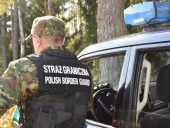 Очередной штурм мигрантов и бросание камней на границе с Беларусью: польские офицеры применили слезоточивый газ