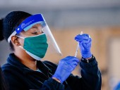 Эквадор сделал вакцинацию от коронавируса обязательной для большинства граждан