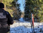 Пытались повредить колючую проволоку: в Польше зафиксировали новые попытки незаконного пересечения границы