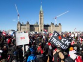 В Канаде протестуют против обязательной COVID-вакцинации