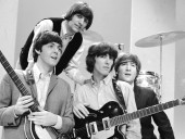 Сын Джона Леннона выставил на аукцион памятные вещи группы The Beatles